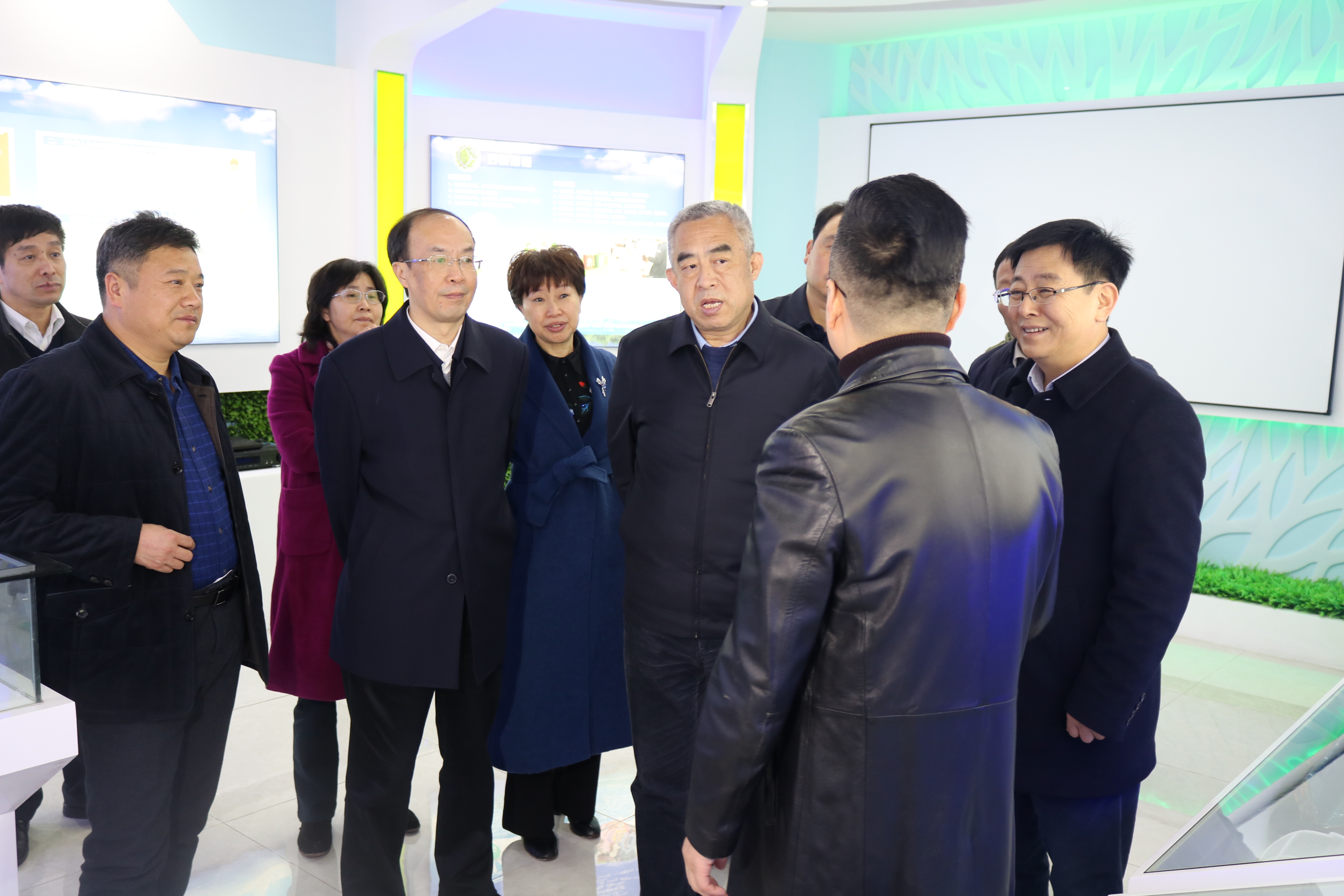 熱烈歡迎重慶市生態(tài)環(huán)境局局長(zhǎng)辛世杰一行蒞臨中天電廢指導(dǎo)環(huán)保工作